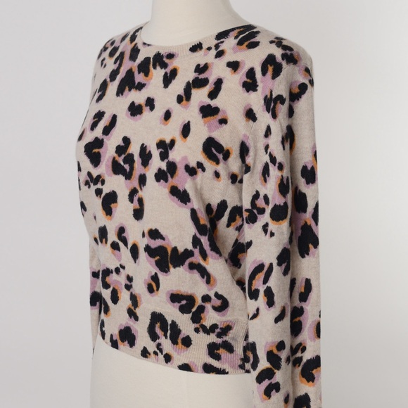 NEW Naadam Cashmere Pullover in Leopard Print - Picture 6 of 12